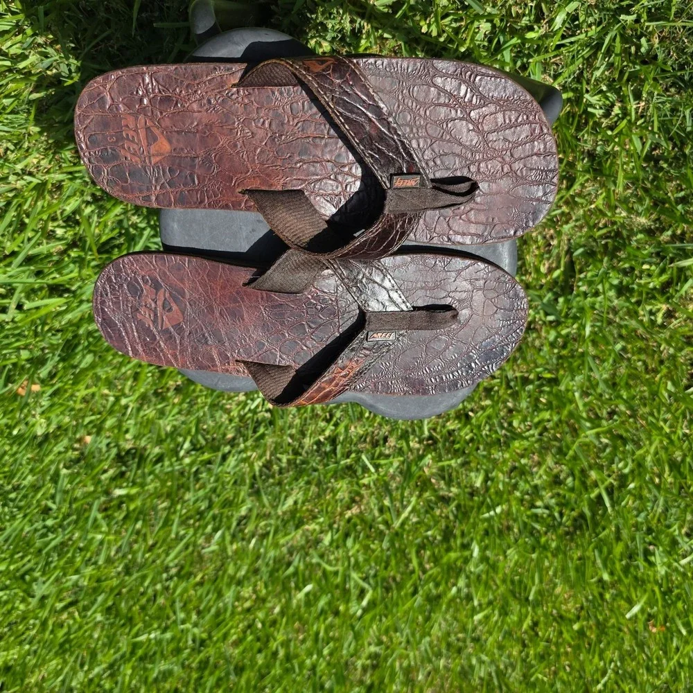 Reef Mens Flip Flop Sandals Brown Faux Crocodile Embossed Thong Beach Shoes 13
